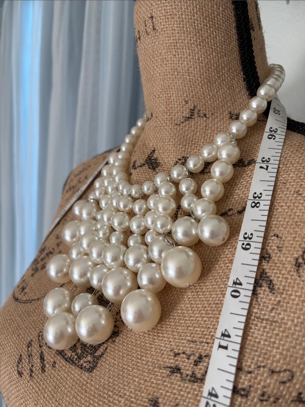 FABULOUS Cream Pearl Statement Necklace - Women Jewelry - Picture 3 of 8